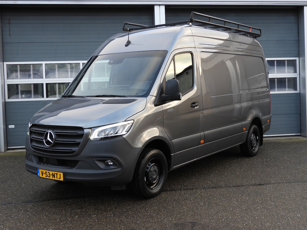 Mercedes-Benz Sprinter - 317 1.9 CDI L2H2 RWD AUT | LED | 3.5t TREKHAAK | INRICHTING - AutoWereld.nl