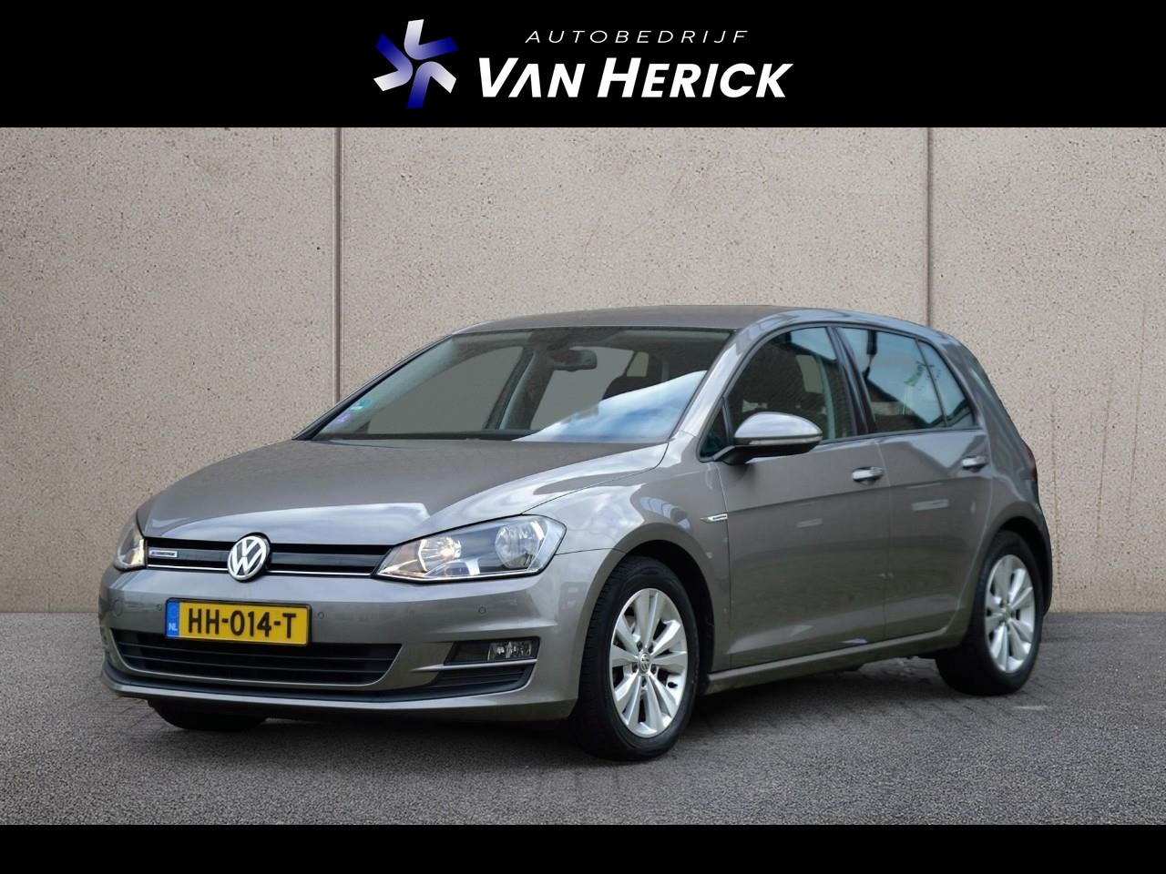 Volkswagen Golf - 1.0 TSI Automaat Business Edition | Camera | LM Velgen - AutoWereld.nl