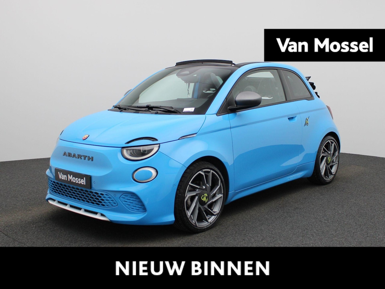 Abarth 500 - C Abarth Scorpionissima 42 kWh | ACHTERUITRIJCAMERA | HALF LEDER INTERIEUR | LED | PARKEER - AutoWereld.nl