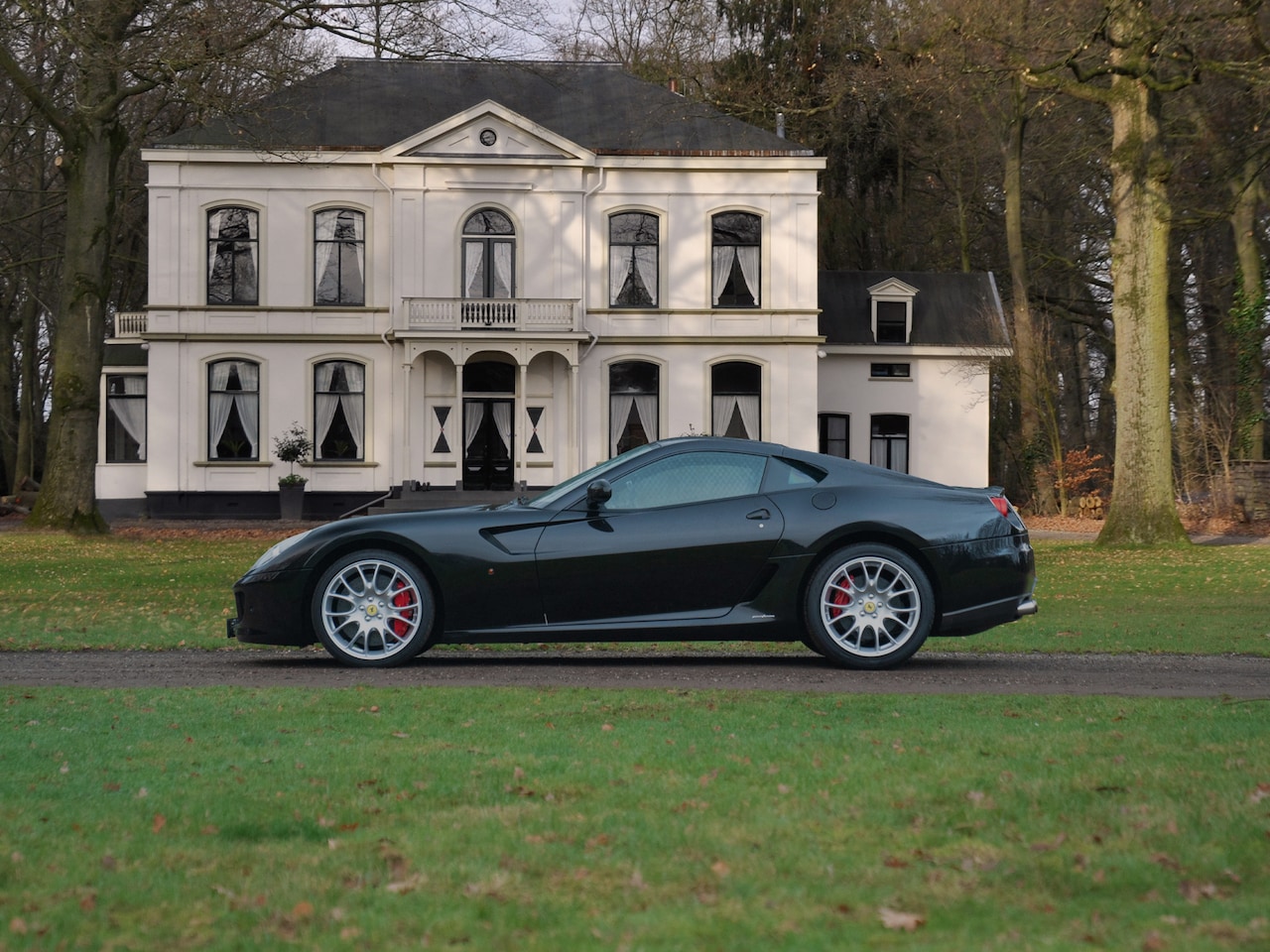 Ferrari 599 - 6.0 GTB Fiorano F1 | Keramisch | NL-auto | Topstaat! | Carbon stuur Staat bij loods - AutoWereld.nl