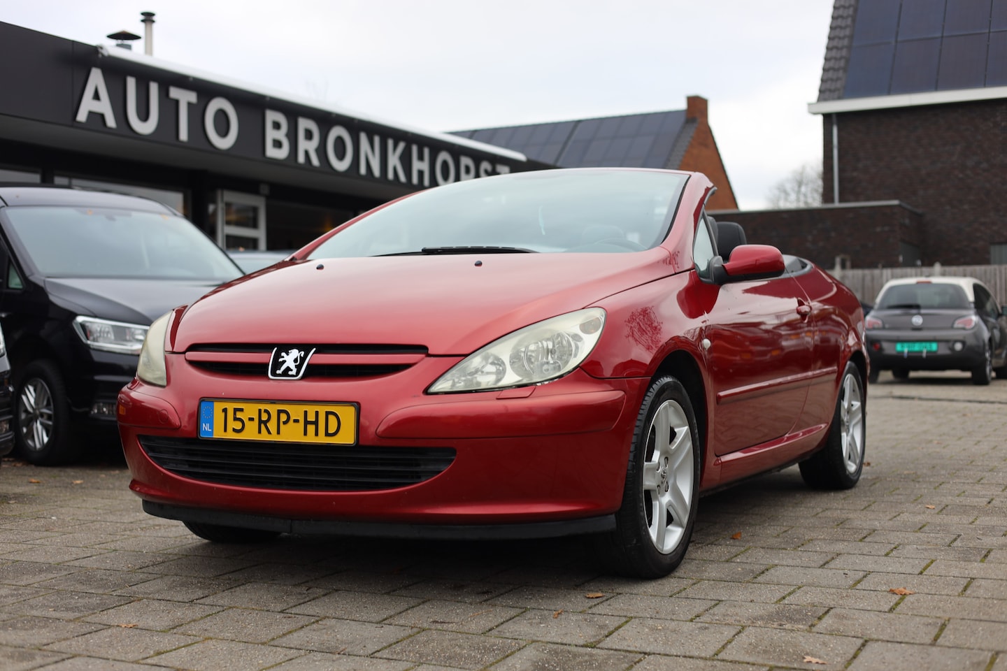 Peugeot 307 CC - 2.0-16V CLIMA | CRUISE | LEDER | 80 DKM NAP - AutoWereld.nl