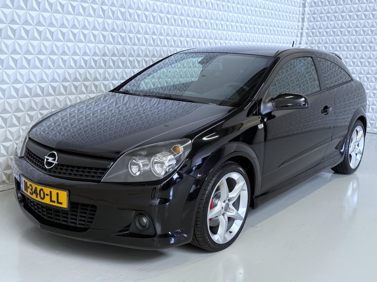 Opel Astra GTC - 2.0 T 147KW / 200PK 6-BAK! 170.000km (2009) - AutoWereld.nl