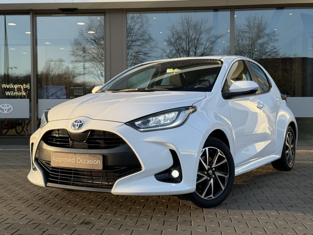 Toyota Yaris - 1.5 Hybrid Dynamic | Keyless | Camera | Adapt. Cruise - AutoWereld.nl