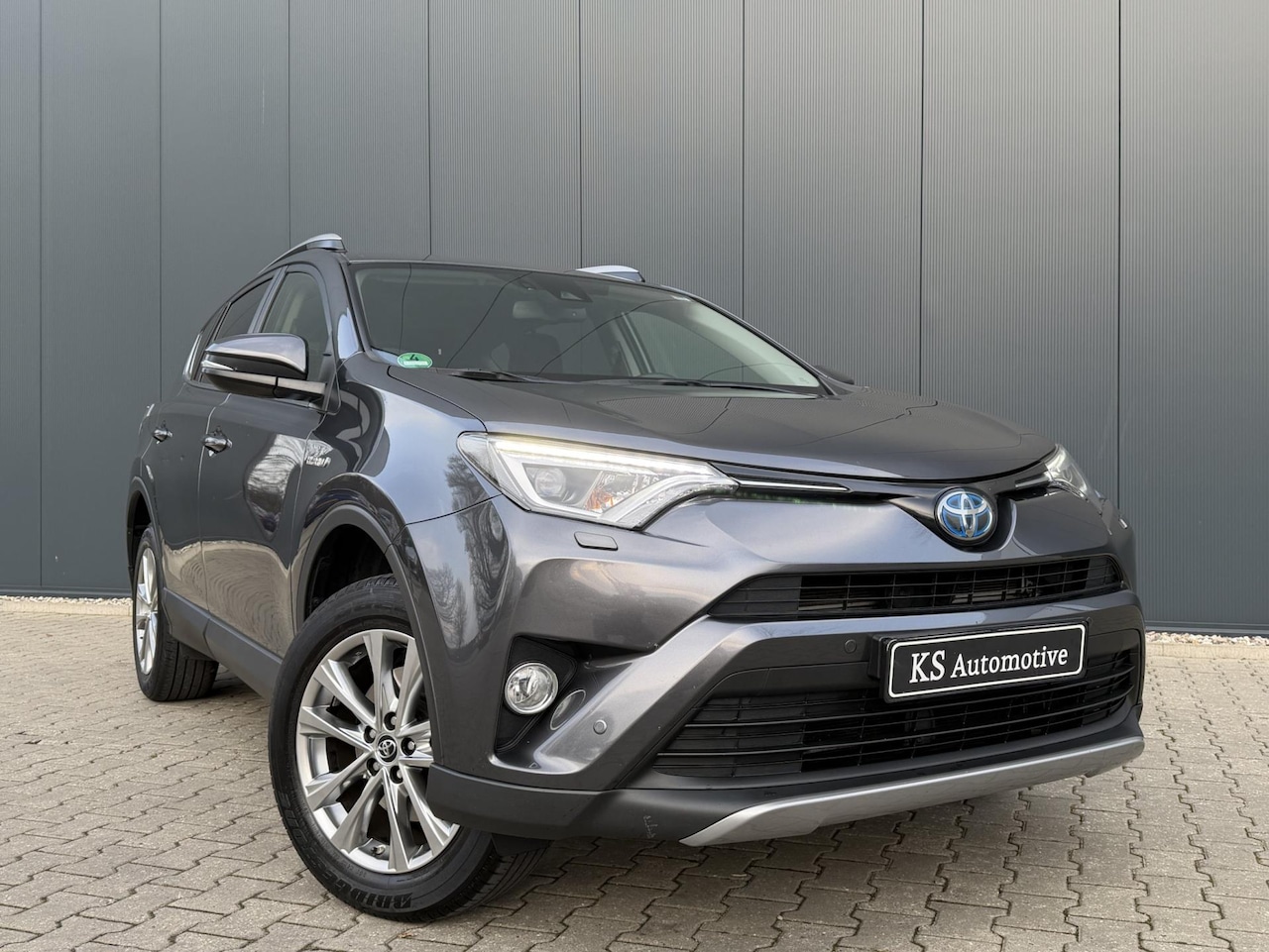 Toyota RAV4 - 2.5 Hybrid Executive Automaat 2018 - AutoWereld.nl