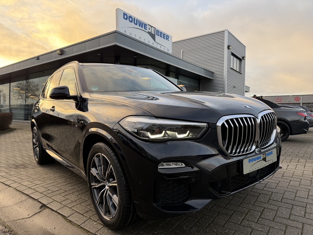 BMW X5 - xDrive30d M-Sport Pano-Dak | Trekhaak | Soft Close | Standkachel | Standkachel - AutoWereld.nl
