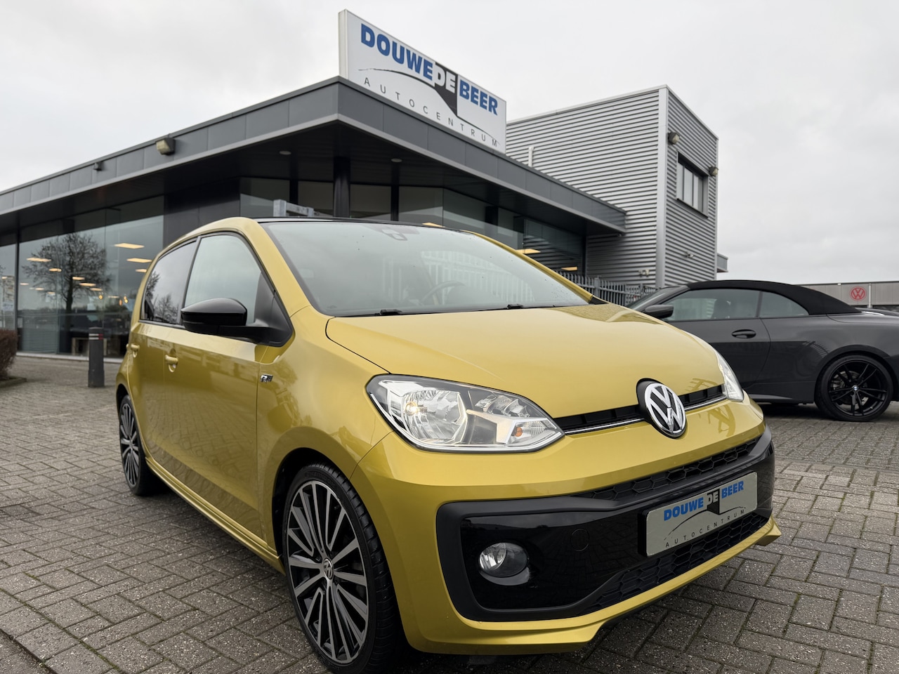 Volkswagen Up! - 1.0 BMT high up! R line stoelverwarming, - AutoWereld.nl