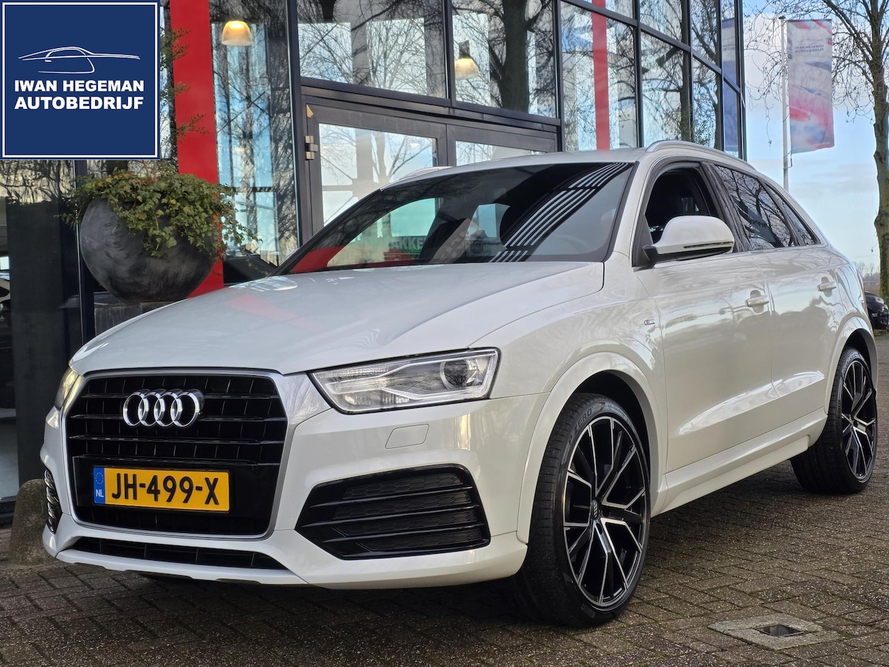 Audi Q3 - 1.4 TFSI CoD Sport S-Line AUTOMAAT | Navigatie | Climate Control| PDC | LM Velgen - AutoWereld.nl