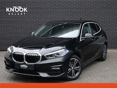 BMW 1-serie - 118i Executive Sport Line Automaat / LED / 17 Inch / HiFi / Sportstoelen / Parkeersensoren