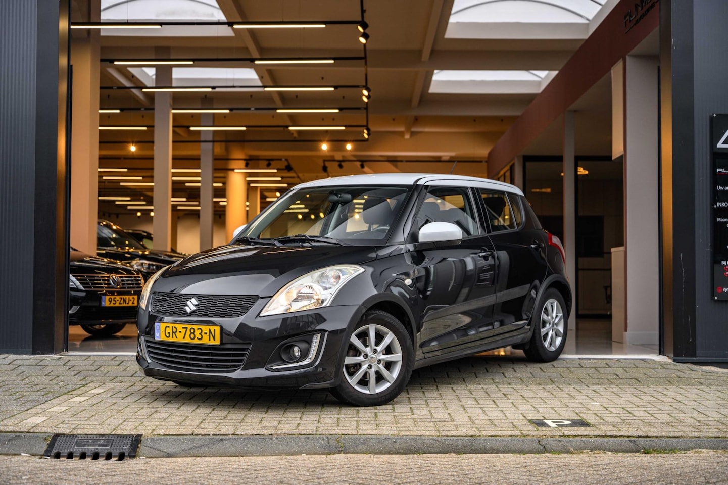 Suzuki Swift - 1.2 Dynamic EASSS|Stoel verwarming|Airco|1e Eigenaar|Cruise Control| - AutoWereld.nl