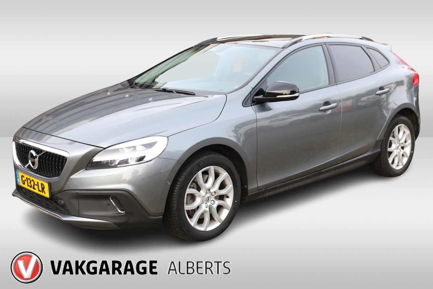 Volvo V40 Cross Country - 1.5 T3 Polar+ Luxury / Navi / Stoelverwarming / Climate - AutoWereld.nl
