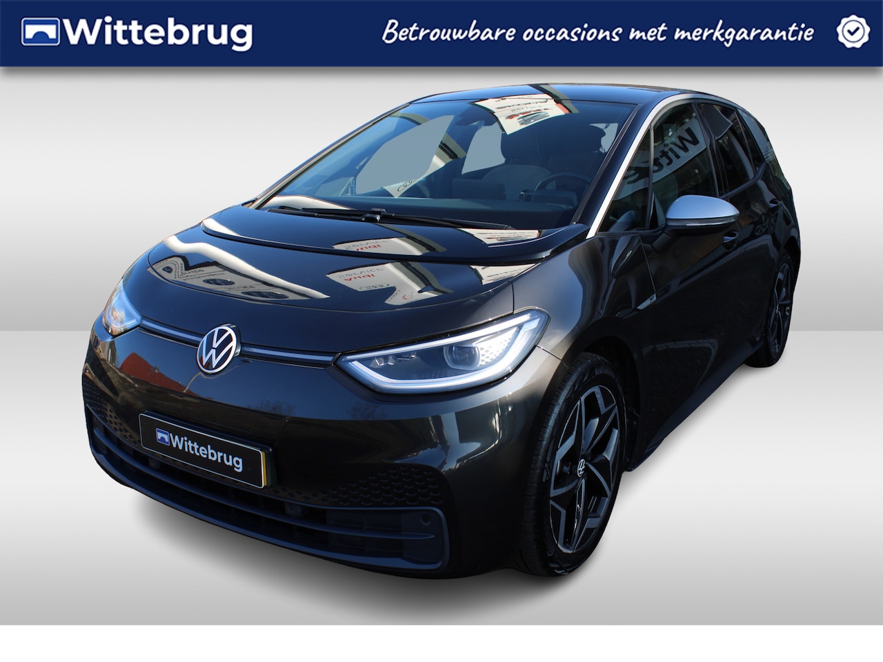 Volkswagen ID.3 - First Plus 58 kWh / Navigatie / LM 19 inch / Camera / LED / Parkeersensoren / Keyless - AutoWereld.nl