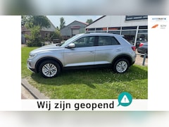 Volkswagen T-Roc - 1.5 TSI Life AUTOMAAT/ CARPLAY/CRUISE CONTROLE