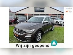 Volkswagen T-Roc - 1.0 TSI Style NAVIGATIE/PARKEERSENS./TREKHAAK