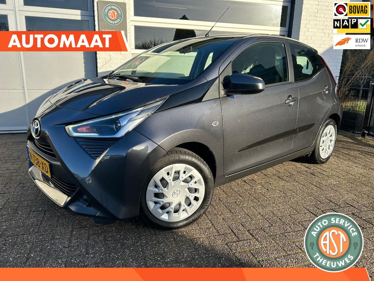 Toyota Aygo - 1.0 VVT-i x-play AUTOMAAT|CAMERA|NAP - AutoWereld.nl