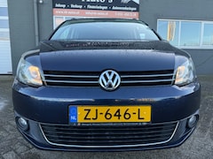 Volkswagen Touran - 1.4 TSI Highline 6 bak en met parkeersensoren en trekhaak en navigaite