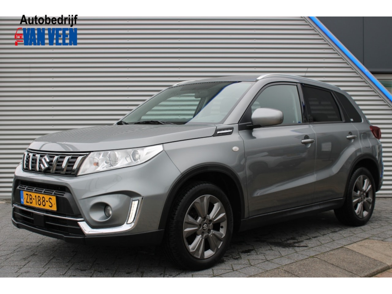 Suzuki Vitara - 1.0 Boosterjet Select | Clima | CarPlay | Camera | Trekhaak - AutoWereld.nl