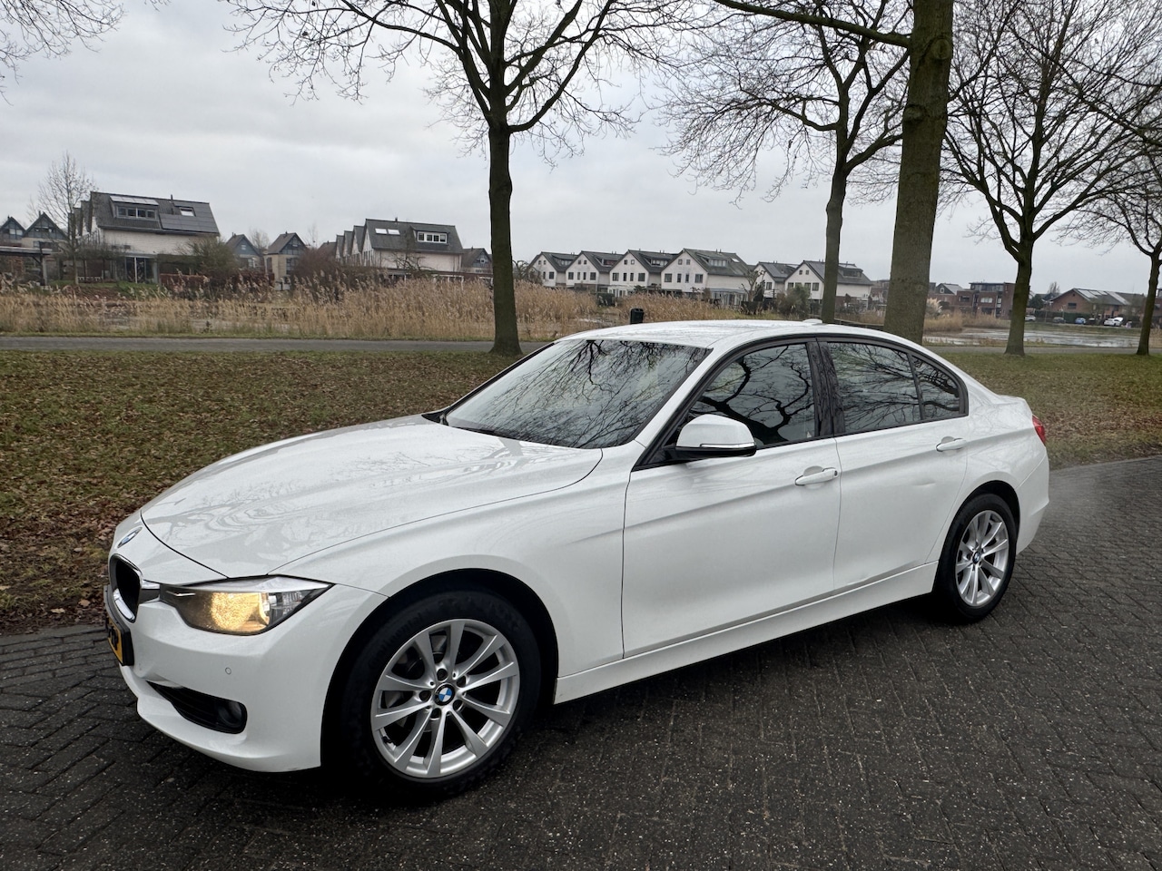 BMW 3-serie - 320i High Executive 320i High Executive - AutoWereld.nl