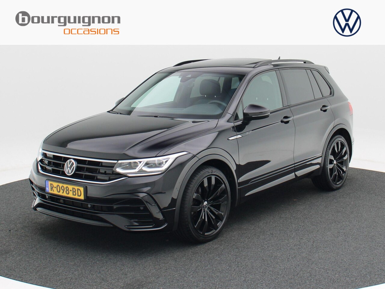 Volkswagen Tiguan - 1.5 TSi 150 Pk R-Line Business+ | Black Style | Panoramadak | Adaptive Cruise | Climate Co - AutoWereld.nl