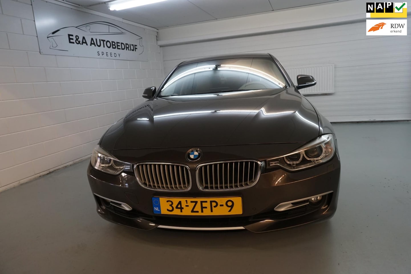 BMW 3-serie - 320i High Executive / NAVI / XENON / NAP - AutoWereld.nl