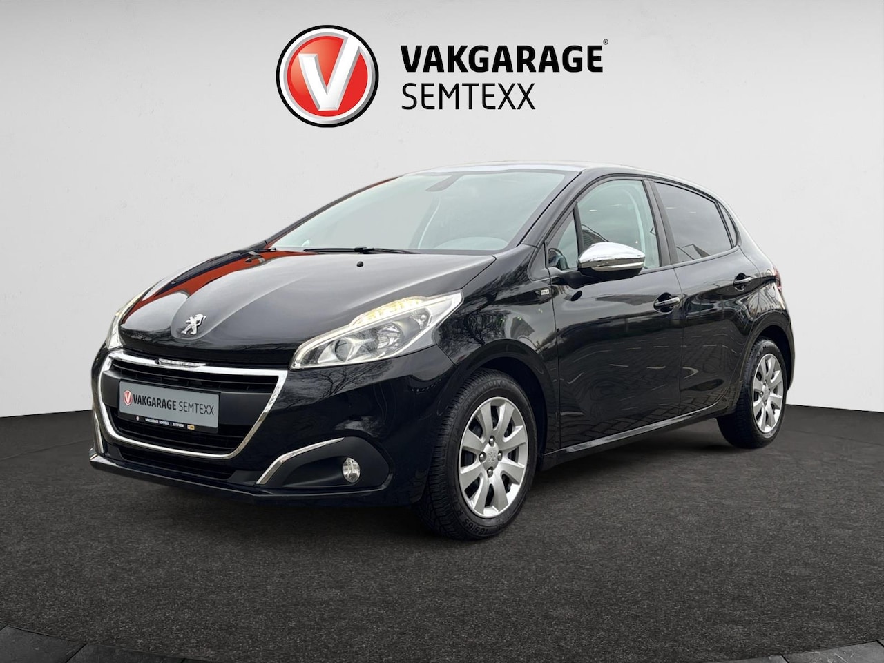 Peugeot 208 - 1.2 PureTech Allure | Panodak | Airco | Cruise | Navi | PDC Achter | Radio | IsoFix | Stoe - AutoWereld.nl