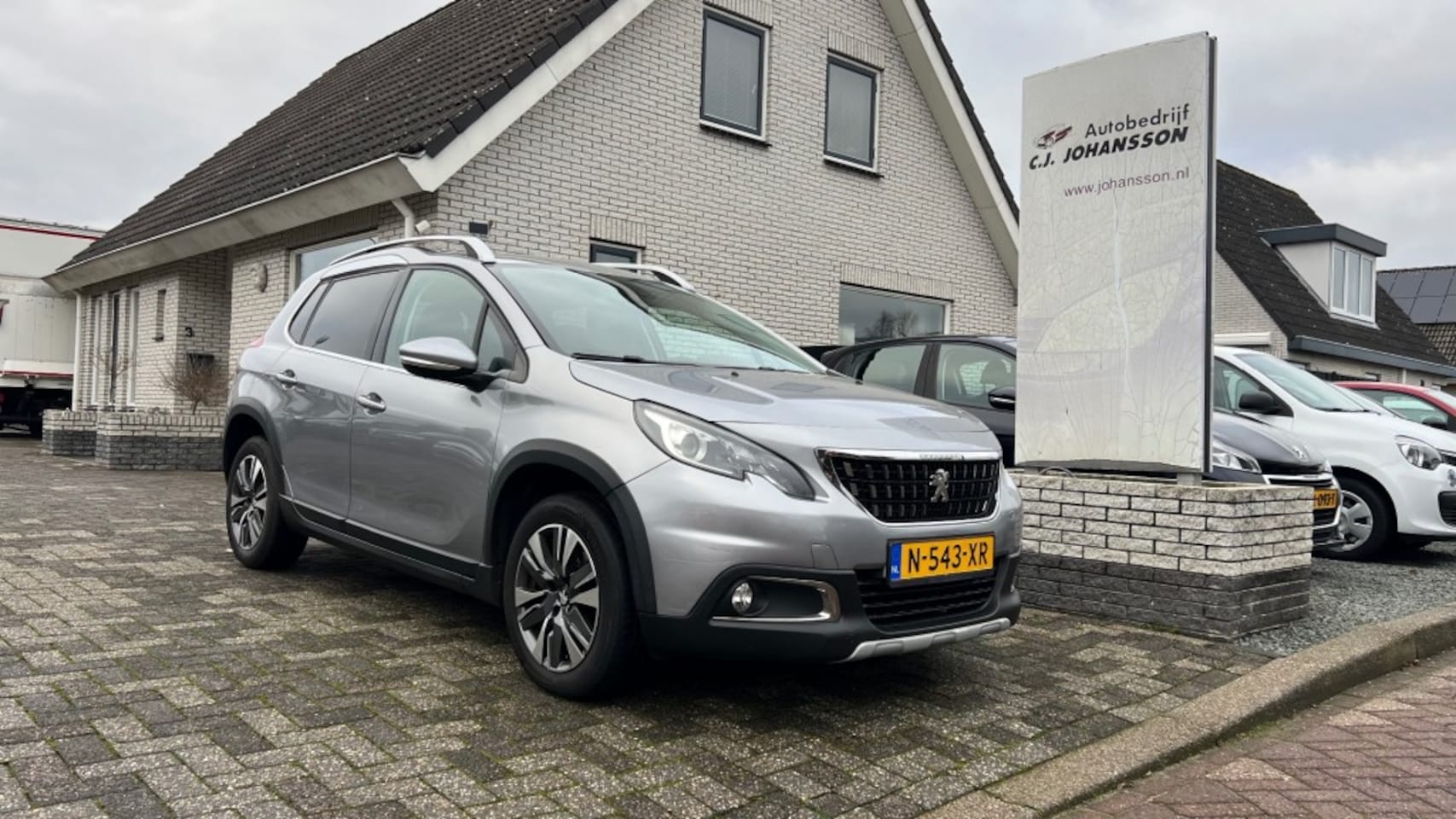 Peugeot 2008 - 1.2 Pure Tech GT line automaat - AutoWereld.nl