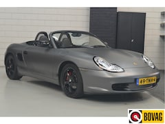 Porsche Boxster - 2.7 Cabrio // GRIJS GEWRAPT // CLIMA // SPORTUITLAAT //