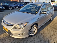 Hyundai i30 CW - 1.6i i-Motion 2011. Climate/Cruise/Trekhaak etc.. APK 12-2026