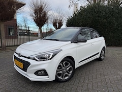 Hyundai i20 - 1.2 (4 cil.), Apple CarPlay, Clima, Cruise Control, Navigatie, Camera, Stoel- & Stuurverwa