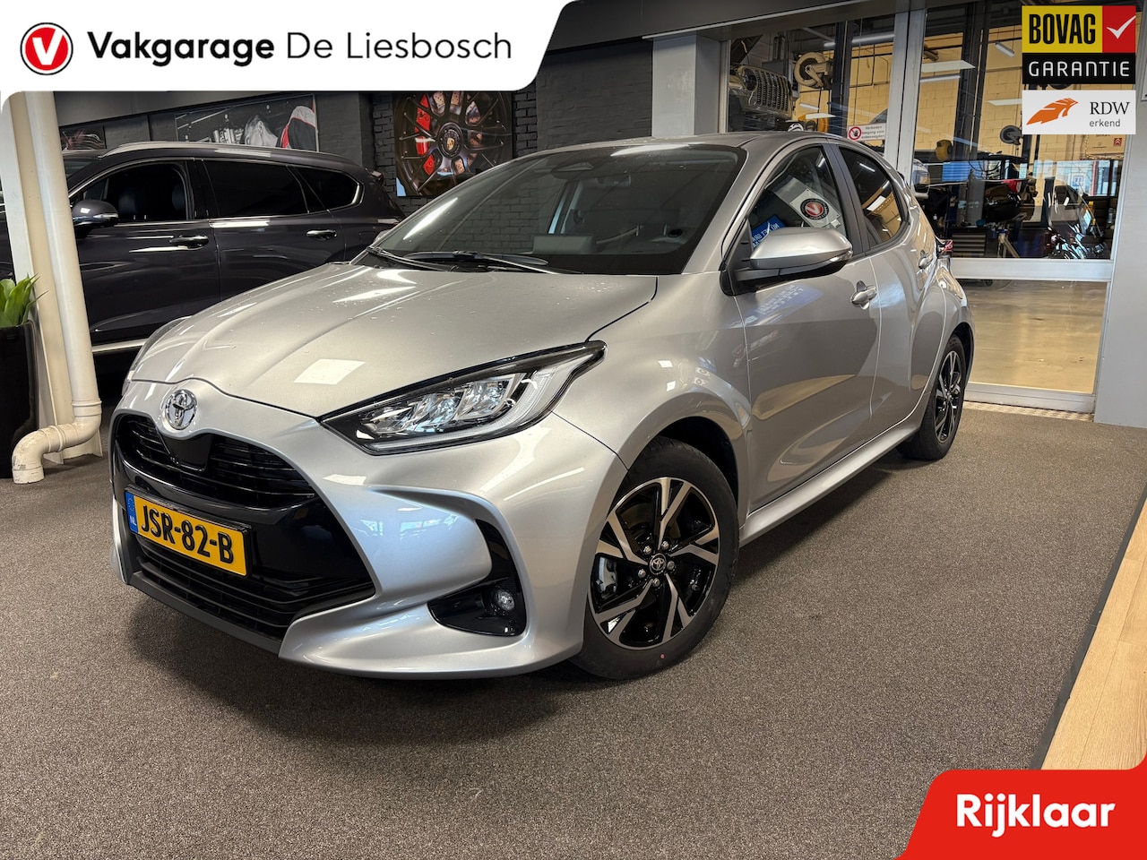 Toyota Yaris - 1.5 Hybrid 115 First Edition / stoel en stuur verwarming/ camera / carplay / - AutoWereld.nl
