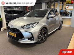 Toyota Yaris - 1.5 Hybrid 115 First Edition / stoel en stuur verwarming/ camera / carplay /