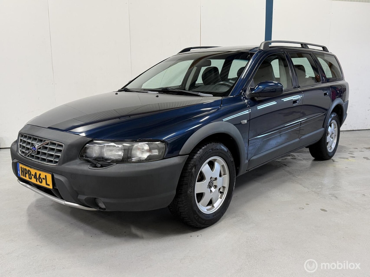 Volvo XC70 - 2.5 T Comfort Line AUTOMAAT / RIJKLAAR - AutoWereld.nl