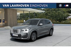 BMW iX1 - eDrive20 M Sport / Sportstoelen / M Adaptief onderstel / Stuurverwarming / Comfort Access