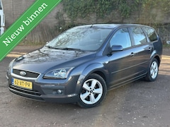 Ford Focus Wagon - 1.6-16V Futura AIRCO CRUISE PSENS TREKHAAK