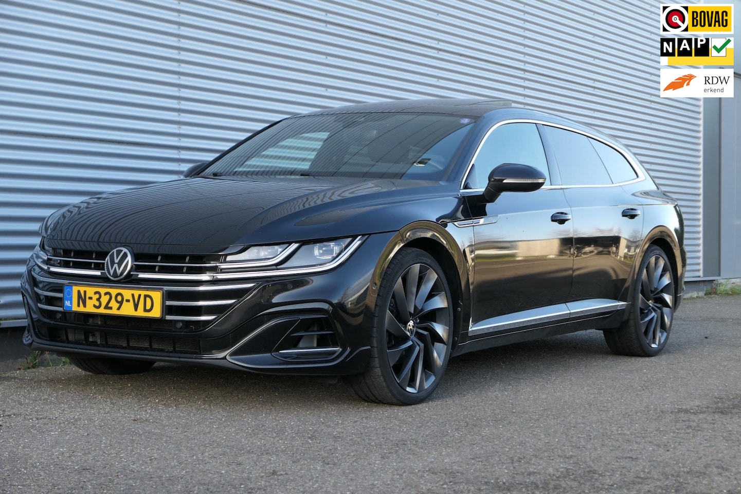 Volkswagen Arteon Shooting Brake - 2.0 TSI R-Line Business+ Pano Nap Acc Lane Trekhaak - AutoWereld.nl