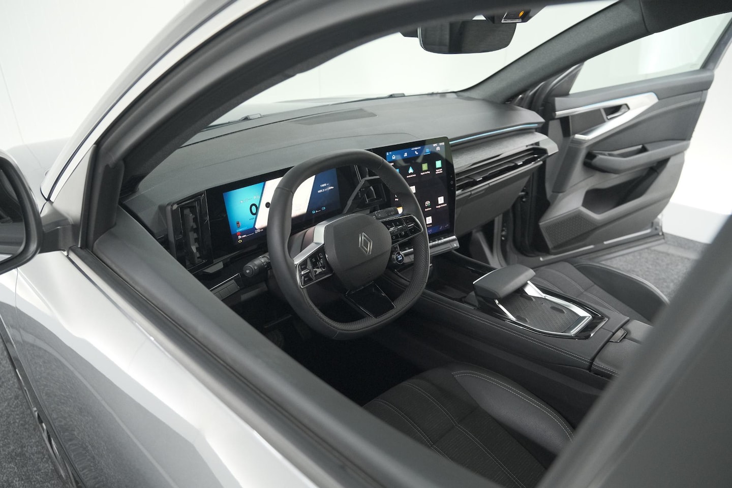 Renault Austral - 1.2 E-Tech Full Hybrid 200 Techno | 360 Camera | Panoramadak | Adaptieve Cruise Control - AutoWereld.nl