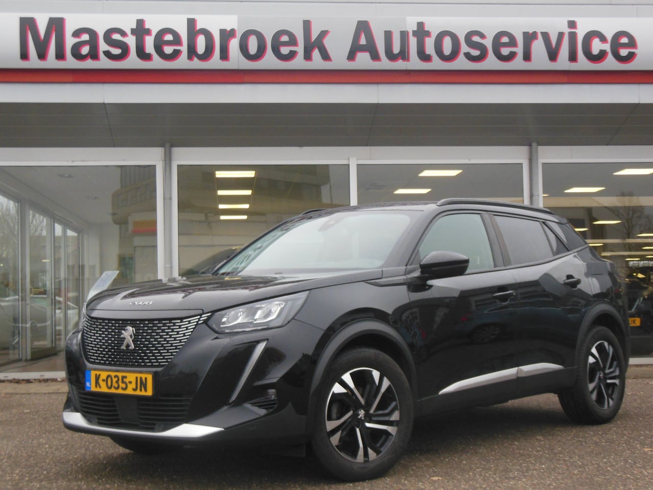Peugeot 2008 - 1.2 PureTech Blue Lease Allure Staat in Hardenberg - AutoWereld.nl