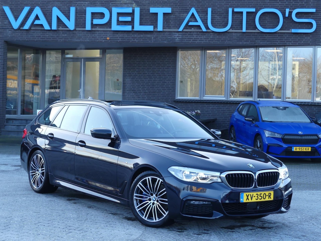BMW 5-serie Touring - 530i 252PK High Executive / Pano / Leder - AutoWereld.nl