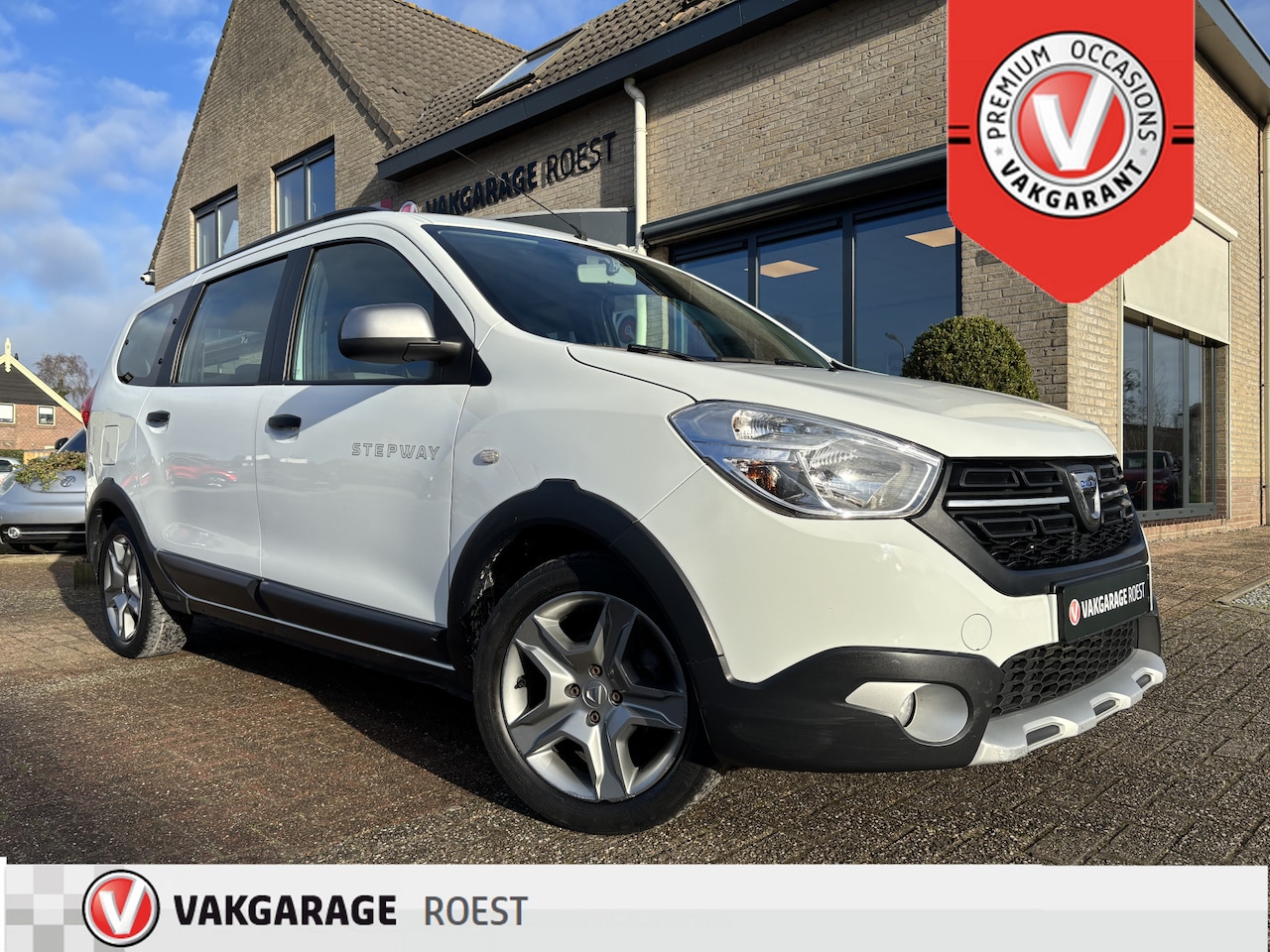 Dacia Lodgy - 1.6 SCe Stepway 7-Persoons Navigatie / Carplay / Parkeersensors - AutoWereld.nl