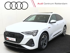Audi e-tron Sportback - 55 quattro S edition 95 kWh | SoH 100% | Panoramadak | Keyless | Luchtvering | Parkeerassi