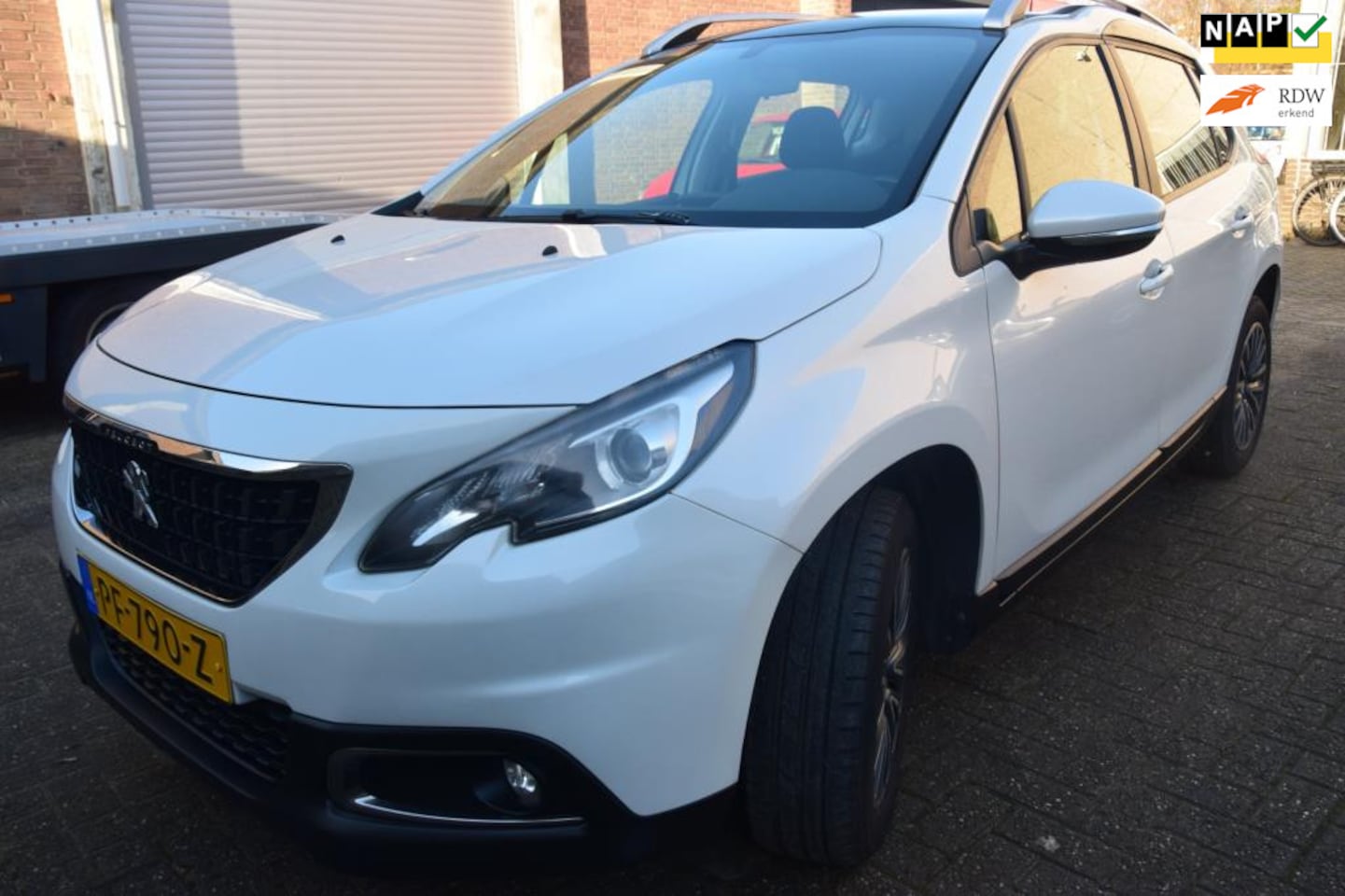 Peugeot 2008 - 1.2 PureTech Blue Lion 1.2 PureTech Blue Lion - AutoWereld.nl