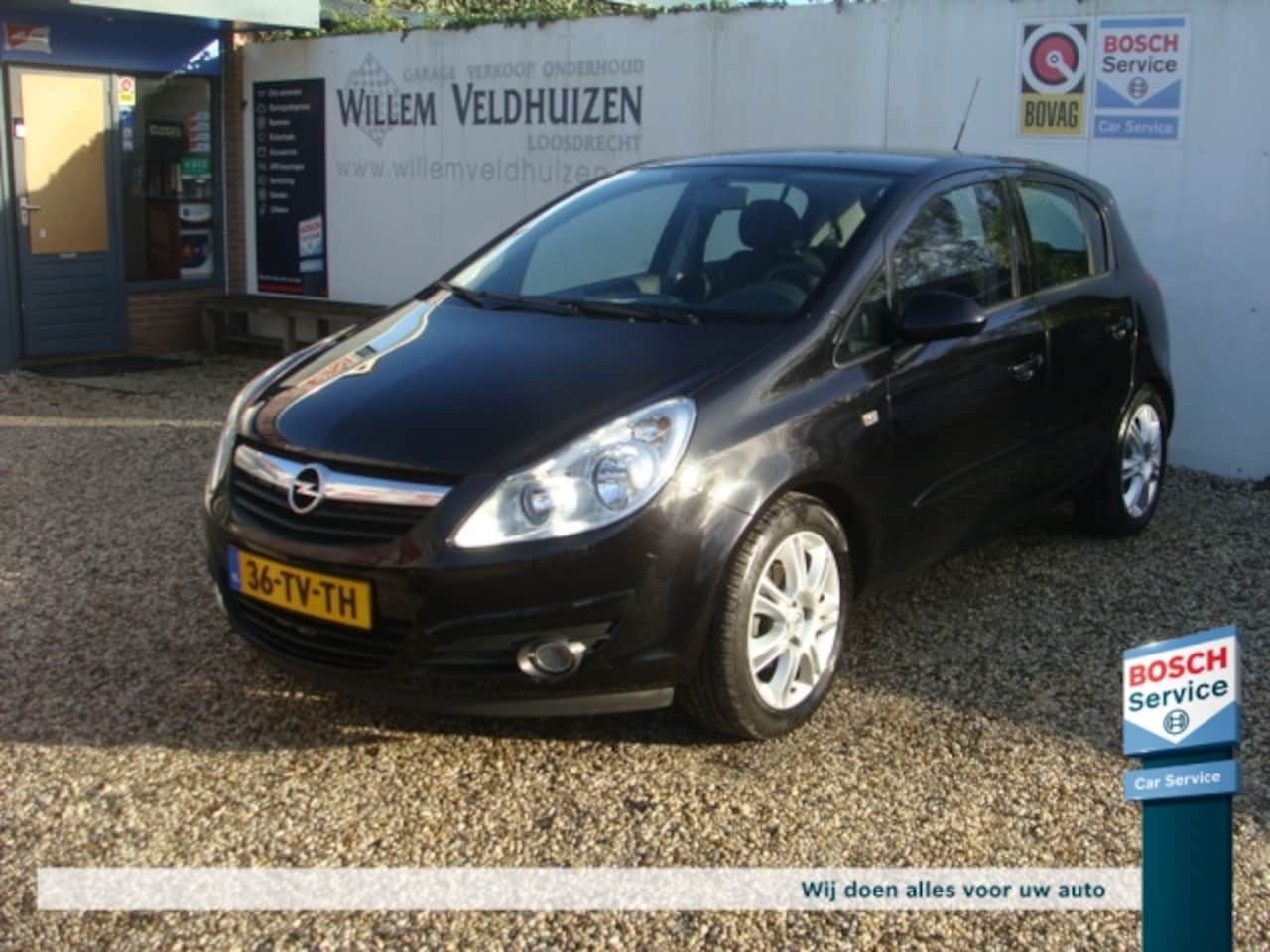 Opel Corsa - 1.4 5drs Enjoy unieke kans 1e eigenaar - AutoWereld.nl
