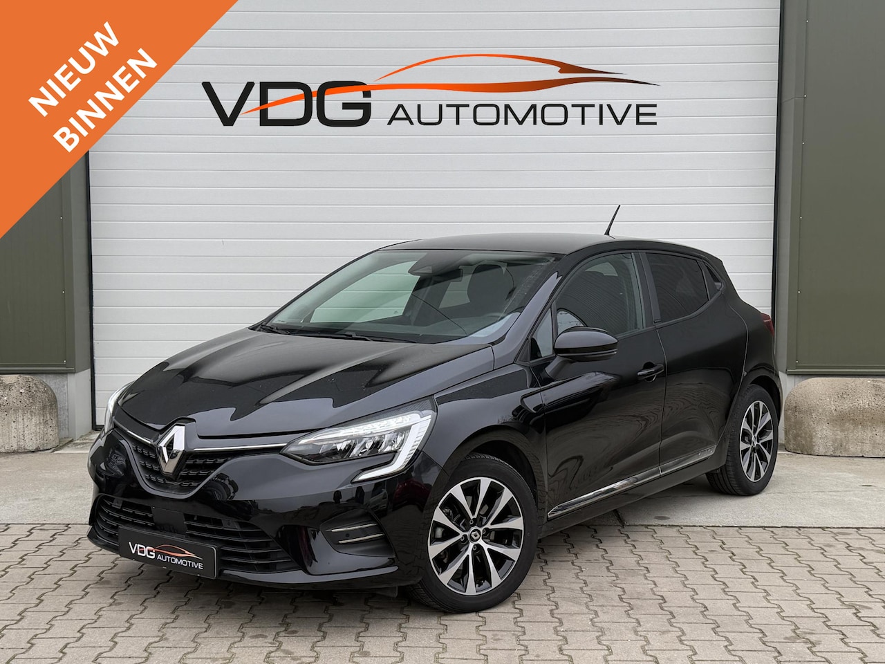 Renault Clio - 1.6 E-Tech Hybrid 140 Business Zen Airco / Camera achter / Carplay / Sensoren voor / 16" L - AutoWereld.nl