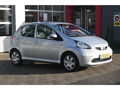 Toyota Aygo - 1.0-12V 68pk 5drs | Automaat | Airco | Elektr. ramen | Trekhaak