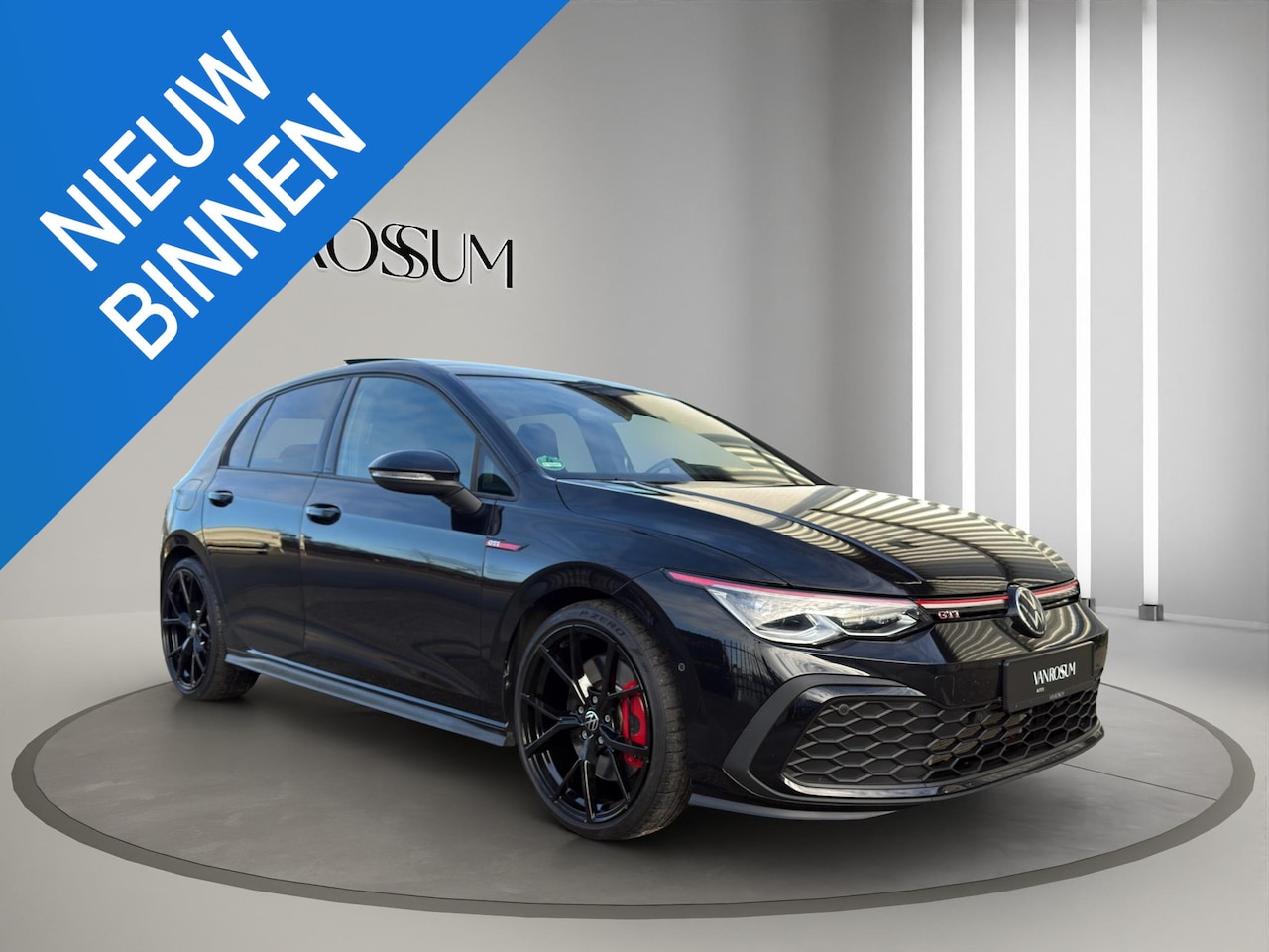 Volkswagen Golf - 2.0 TSI GTI | Panorama | Head Up | 19" Velg | Sfeer | IQ Light | Harman-Kardon | ACC | - AutoWereld.nl