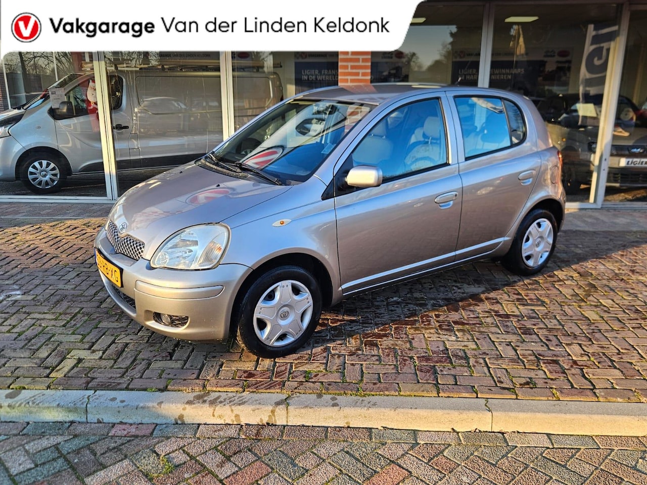 Toyota Yaris - 1.0 VVT-i S-Line MMT 1.0 VVT-i S-Line MMT - AutoWereld.nl