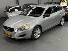 Volvo V60 - 2.4 D6 AWD Plug-In Hybrid Summum 280pk APK NAP Automaat