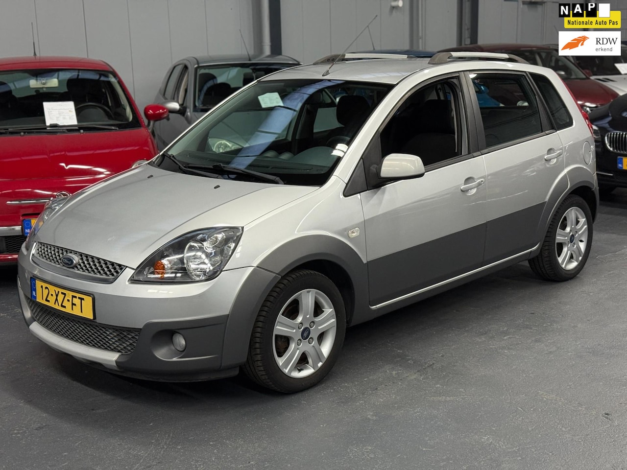 Ford Fiesta - 1.4-16V Crossroad 2de Eigenaar APK NAP - AutoWereld.nl