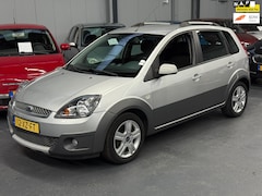 Ford Fiesta - 1.4-16V Crossroad 2de Eigenaar APK NAP