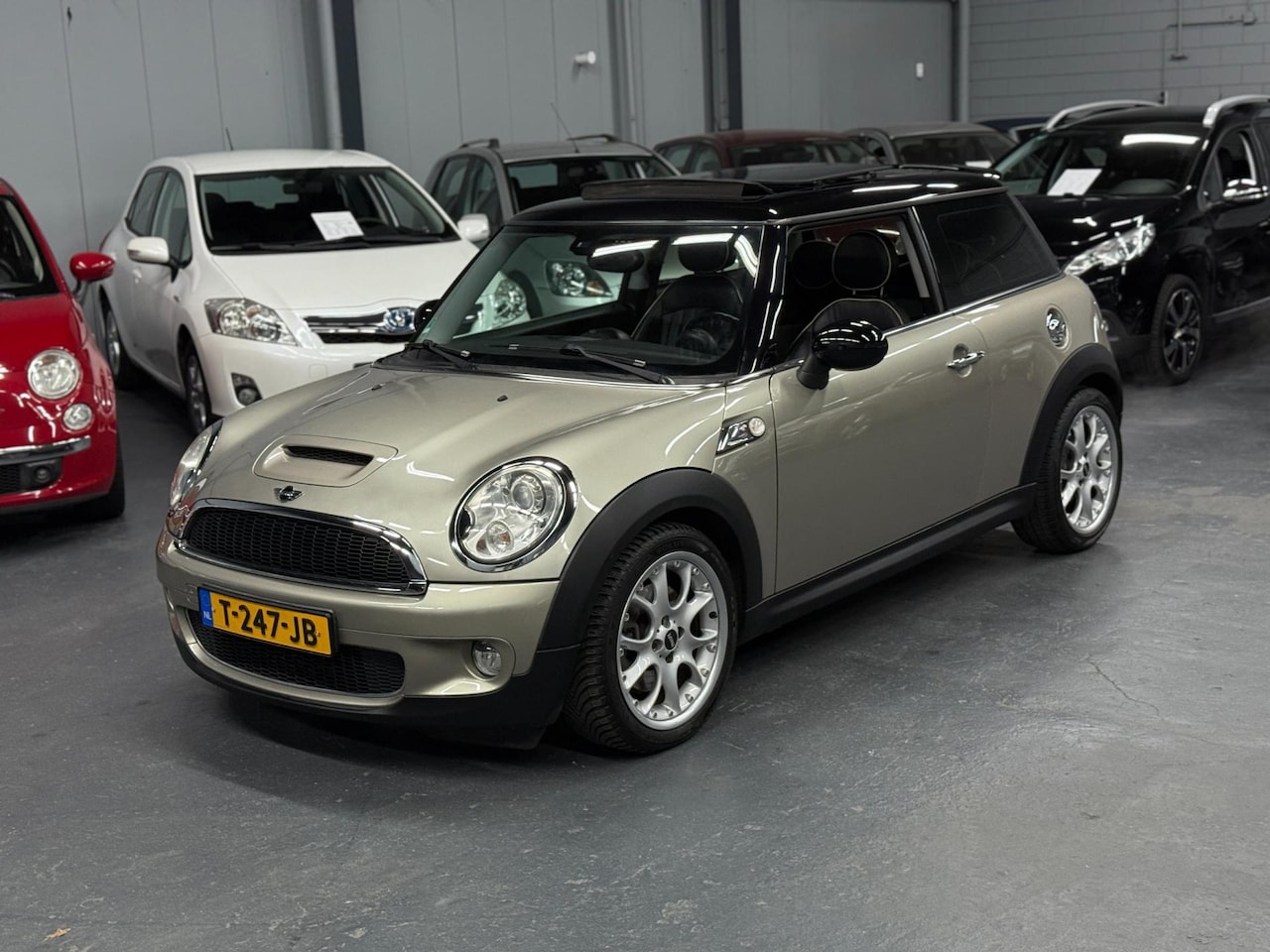 MINI Cooper S - Mini 1.6 180pk Automaat PANO PDC Leer APK NAP - AutoWereld.nl