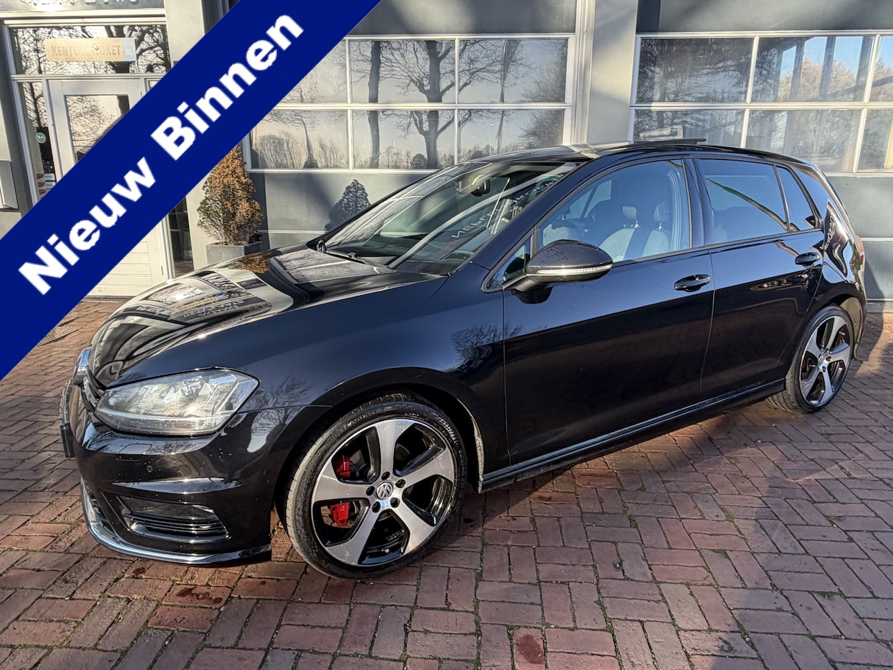 Volkswagen Golf Variant - 1.4 TSI R-Line 127PK Bj 2016 Panodak,Clima,Cruise,18Inch - AutoWereld.nl